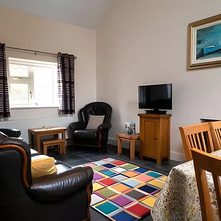 Nancy's Seaside Cottage, Ренвайл