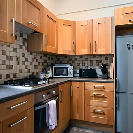 Nancy's Seaside Cottage, * Ренвайл