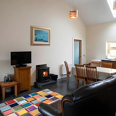 Nancy's Seaside Cottage, Ренвайл